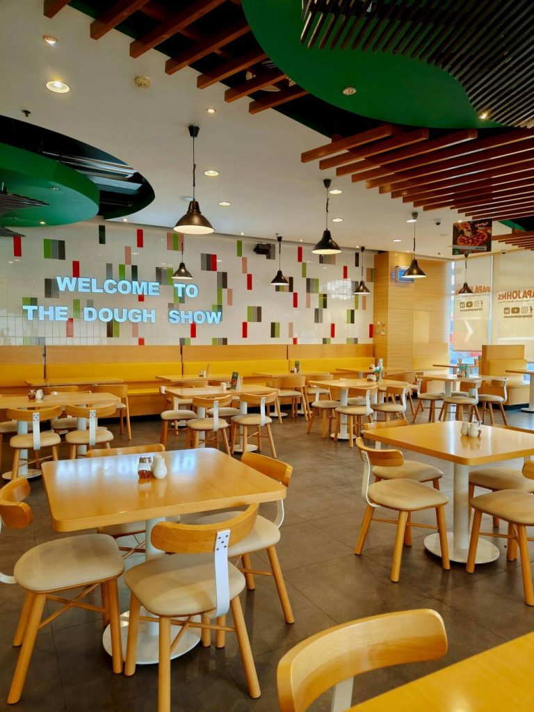 Mobilier restaurant professionnel : les erreurs à éviter pour un aménagement durable